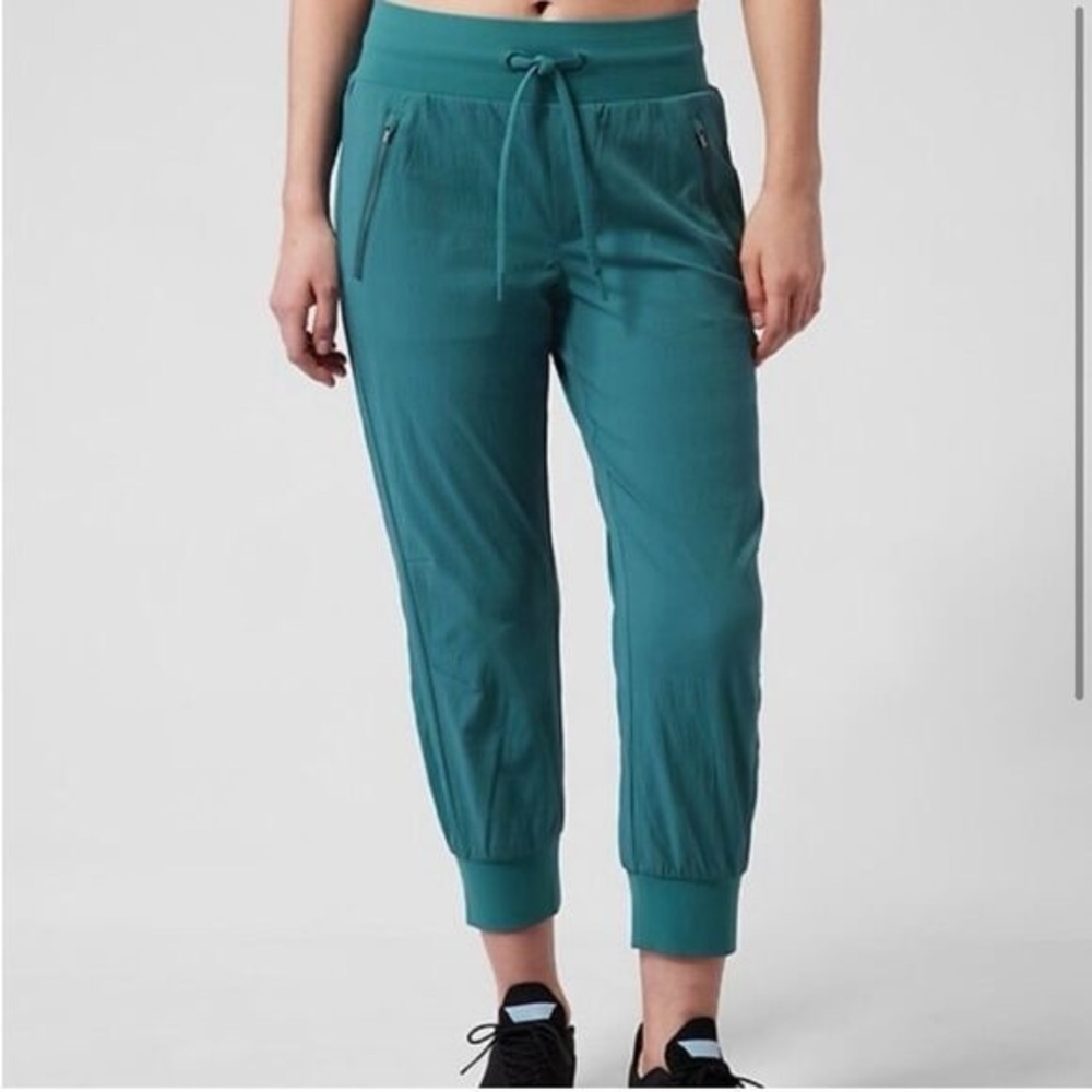 Athleta Trekkie North Teal Blue Crop Joggers‎ Pants Size 8 Petite